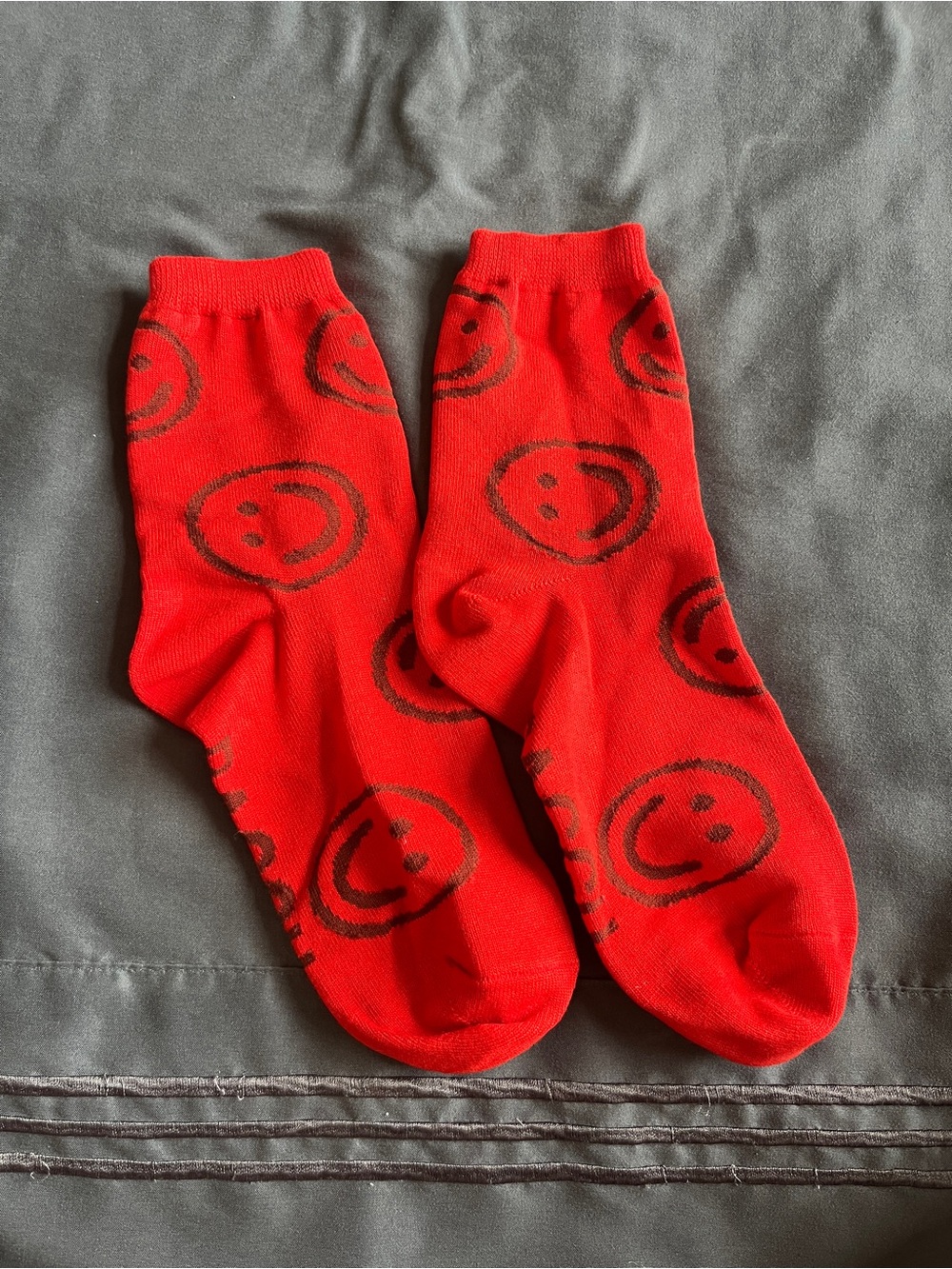 BAGGU Red Crew Socks with Black Smiley Faces